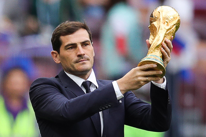 iker casillas world cup trophy
